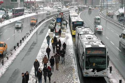İstanbul'da metro ve metrobüs sabaha kadar çalışacak
