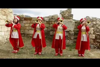 Kadın Mehteran'lardan hayran bırakan İzmir Marşı