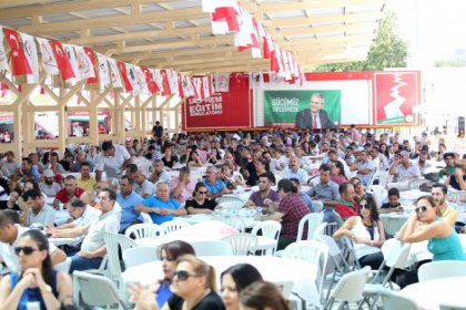 Karşıyaka’da 2 bin kişiyle bayram yemeği