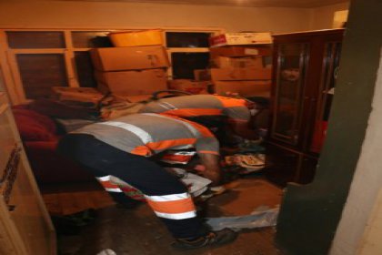 Kartal'da bulunan çöp ev tahliye edildi