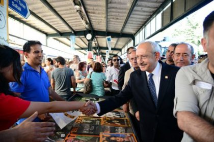 Kılıçdaroğlu, Kadıköy Belediyesi’nin düzenlediği Kitap Günleri’ni ziyaret etti