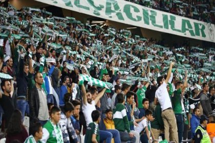Konyaspor taraftarlarından İzmir Marşı kararı!
