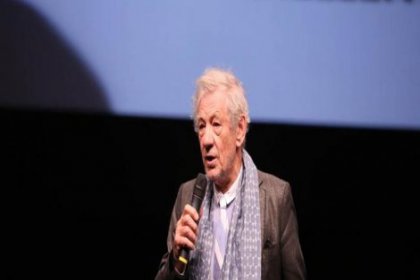 Mckellen'dan referandum göndermesi: Başlarınızı dik tutun!