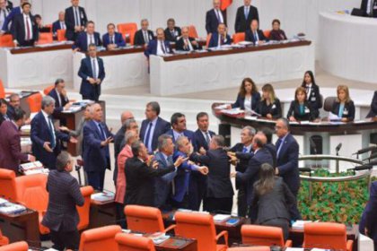Meclis'te 'Ne mal olduğunu biliyorum' gerginliği