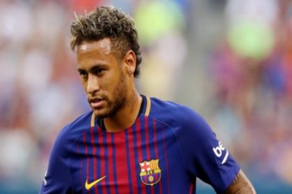Neymar, Paris Saint-Germain'e 222 milyon Euro'ya transfer oldu