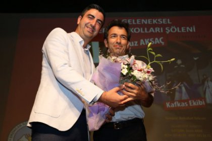 Oğuz Aksaç konseri ile Kartal'da Kafkas rüzgarı esti