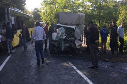 Sarıyer'de İETT otobüsü ile kamyonet çarpıştı: 1 ölü, 5 yaralı