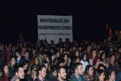 Şarkılar basın özgürlüğü için söylendi