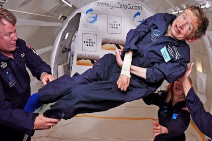 Stephen Hawking uzaya gidiyor