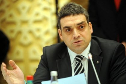 Umut Oran: Emekçiler birleşmediği sürece hak kayıpları giderek artacak