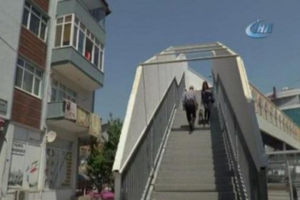 Üst geçit evinin içini gösterdiği için yıkılacak