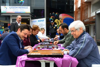 Zarlar dostluk için atıldı