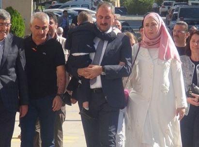 Adalet Bakanı'nın eşi 5 yıllık memurluğunu izinle geçirip Saray’a atandı