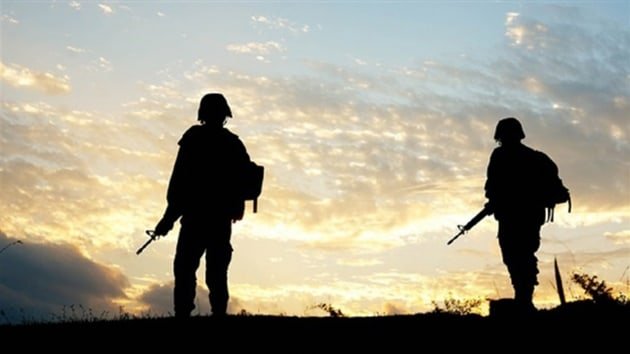 Afrin'de kırsalında çatışma: 2 asker yaralı