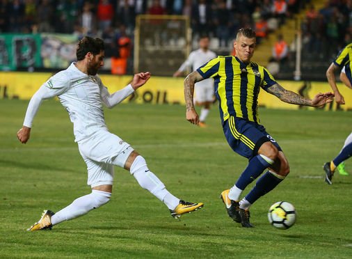 Akhisarspor, Fenerbahçeyi 3-2 yendi Akhisarspor, Fenerbahçeyi 3-2 yendi