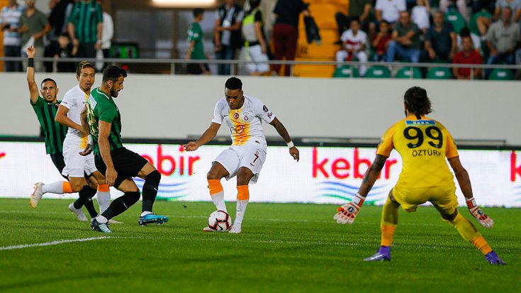 Akhisarspor, Galatarasay'ı 3-0 yendi