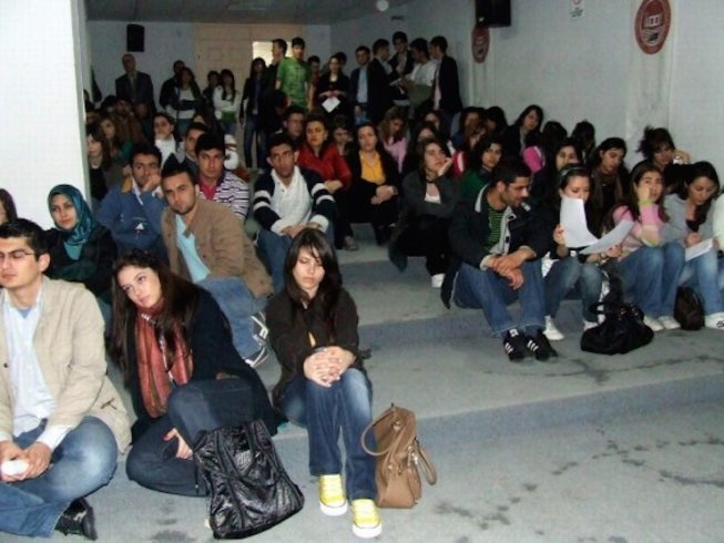 AKP genç işsizlerin sorunlarının araştırılmasına 'hayır' dedi