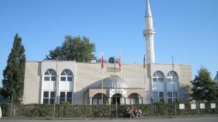 Almanya'da camilere Körfez'den giden bağışlar mercek altında