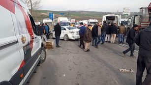 Arnavutköy'de öğrenci servisi kaza yaptı: Bir öğrenci öldü