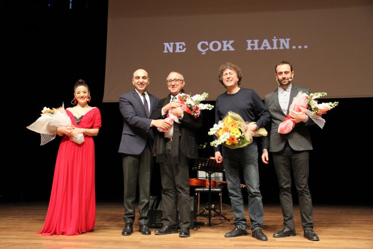 Ataol Behramoğlu, Bakırköy’de sanatseverlerle buluştu Ataol Behramoğlu, Bakırköy’de sanatseverlerle buluştu