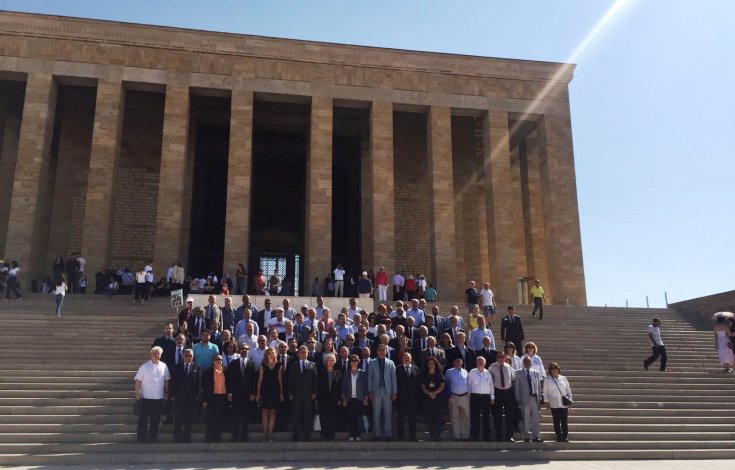 Atatürkçü Düşünce Derneği'nden Anıtkabir'e ziyaret