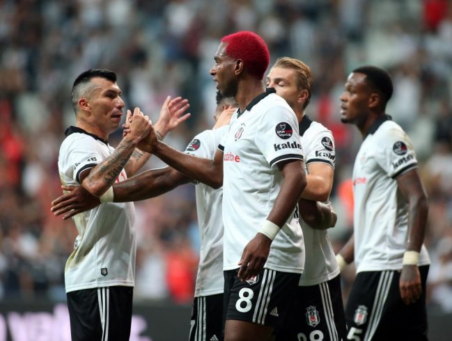 Beşiktaş, Akhisarspor'u 2-1 mağlup etti