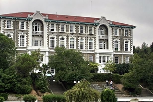 Boğaziçi Üniversitesi'nde iki öğrenci daha gözaltına alındı Boğaziçi Üniversitesi'nde iki öğrenci daha gözaltına alındı