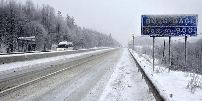 Bolu Dağı'nda yoğun kar yağışı başladı