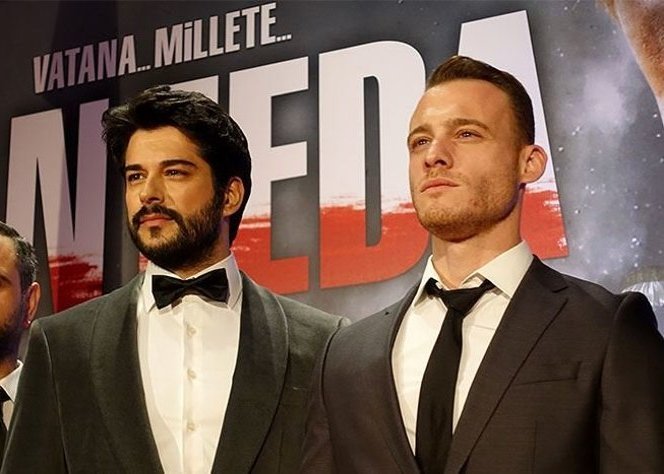 Burak Özçivit: Yıllarca bize yaşamadıkları şeyi sattılar Burak Özçivit: Yıllarca bize yaşamadıkları şeyi sattılar