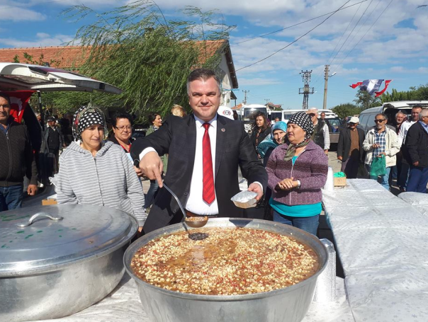 Büyükmandıra Belediyesi'nden aşure ikramı