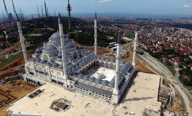 Çamlıca Camii'nin açılışı ertelendi