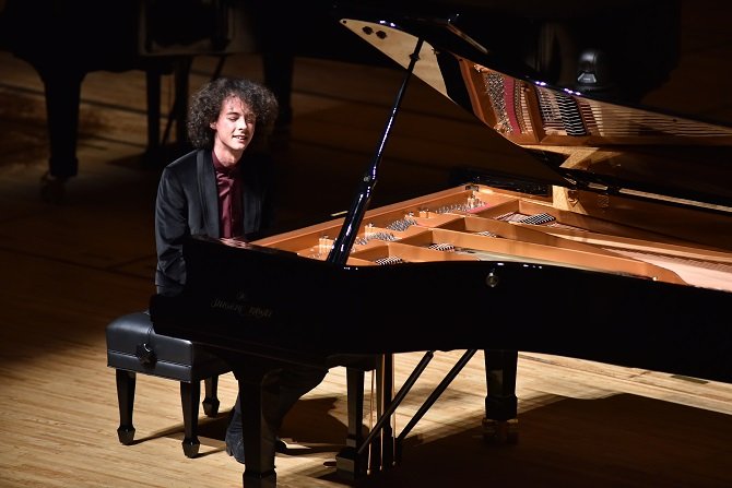 Can Çakmur, Japonya Hamamatsu Uluslararası Piyano Yarışması'nda birinci oldu