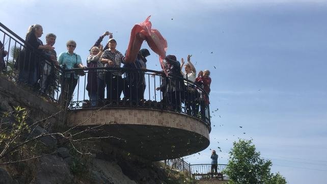 Çay üreticisi kadınların düşük fiyat tepkisi: 'Oyunlara 'dur' deme zamanı gelmiştir'