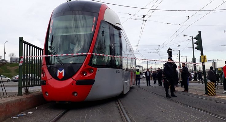 Cevizlibağ'da tramvay kazası: Seferler durdu