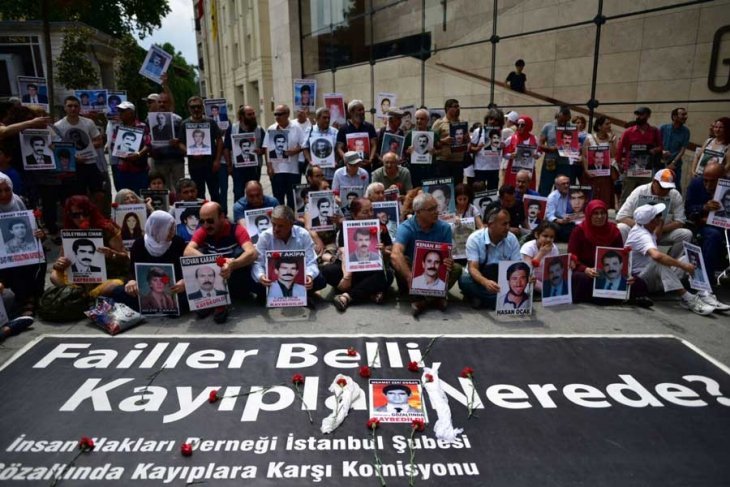 Ceylan Ertem ve kayıp yakınları, Cumartesi Anneleri'nin 700. haftası için söyledi: 'Beni bul anne'