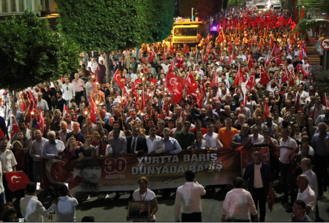 CHP’den coşkulu ‘30 Ağustos’ kutlaması
