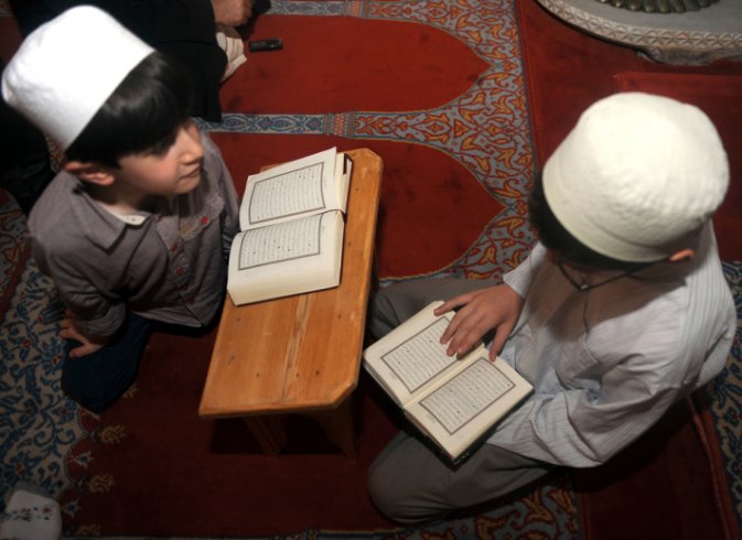 Çocuklara önce Kuran sonra okuma-yazma