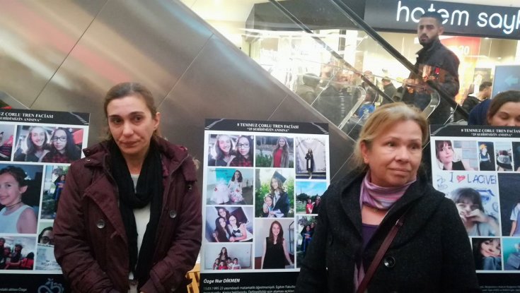 Çorlu'daki tren kazasında yaşamını yitirenlerin anısına ''Kaybettiklerimizin Sergisi'' açıldı