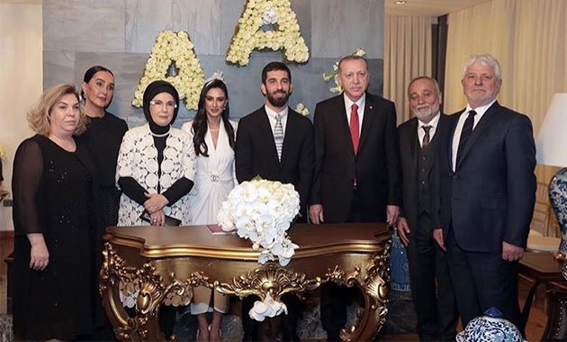 Cumhurbaşkanı Erdoğan Arda Turan'ın nikah şahidi oldu