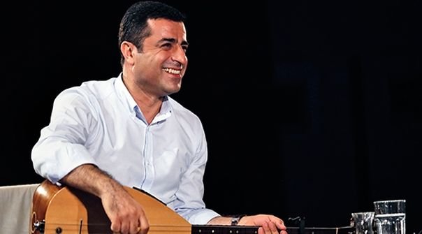 Demirtaş cezaevinden türküyle seslendi