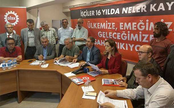 DİSK, işçilerin seçim bildirgesini açıkladı DİSK, işçilerin seçim bildirgesini açıkladı