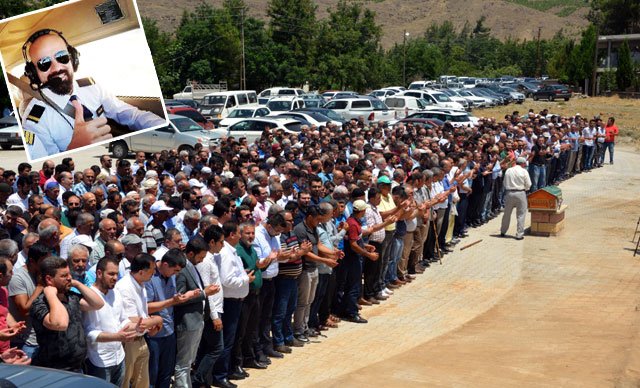 Düşen eğitim uçağının kursiyer pilotu Mehmet Önal toprağa verildi