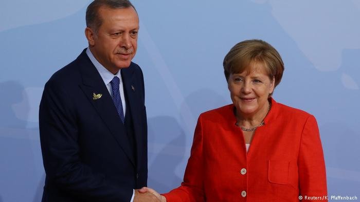 Erdoğan ile Merkel telefonda görüştü