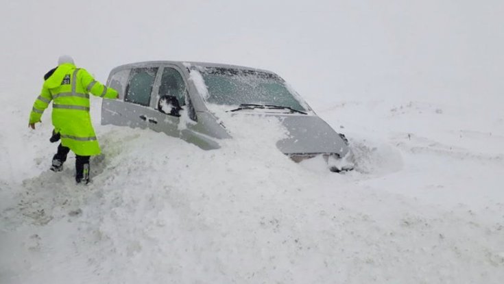 Erzincan-Sivas kara yolu ulaşıma kapandı