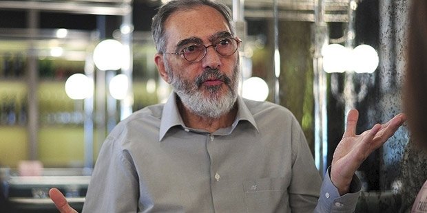 Etyen Mahçupyan'dan AKP'ye ekonomi eleştirisi: Kendinizi kandırmanın da bir vadesi var... Yapılan yanlışlar sırıtıyor Etyen Mahçupyan'dan AKP'ye ekonomi eleştirisi: Kendinizi kandırmanın da bir vadesi var... Yapılan yanlışlar sırıtıyor