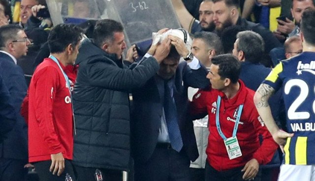 'Fenerbahçe maçına çıkmayacağız' diyen Beşiktaş için Erdoğan devrede: Beyefendi böyle istiyor, maça çıkın 'Fenerbahçe maçına çıkmayacağız' diyen Beşiktaş için Erdoğan devrede: Beyefendi böyle istiyor, maça çıkın