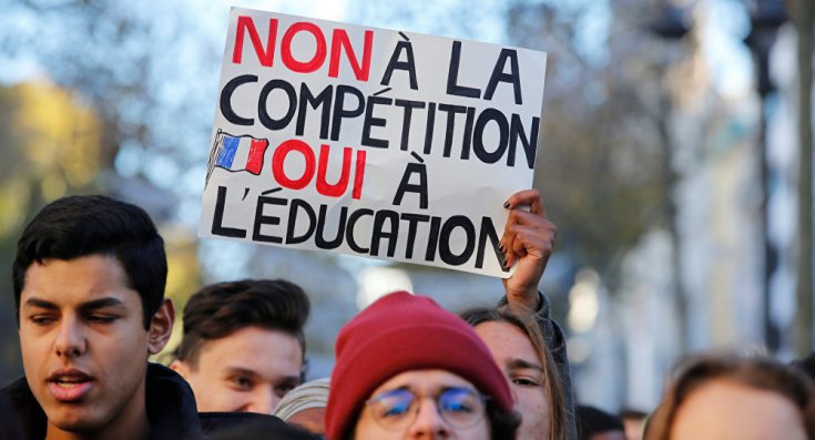 Fransa'da liselilerden 'Kara Salı' protestosu: Eğitim reformuna 120 okulda tepki