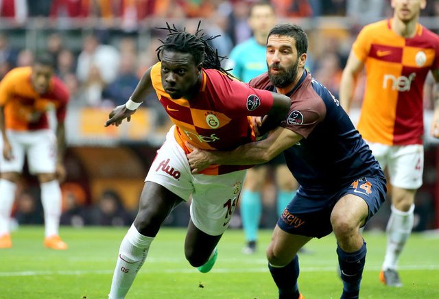 Galatasaray karşısında yenilen Başakşehir'in oyuncusu Arda Turan maç sonrası konuştu: İnsanlar için değil Allah için yaşıyorum