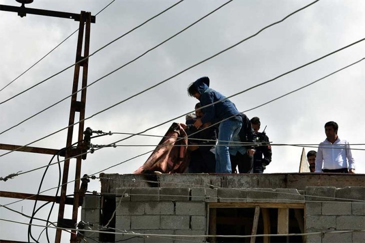 İnşaatta çalışan 15 yaşındaki çocuk işçi elektrik akımına kapılarak hayatını kaybetti