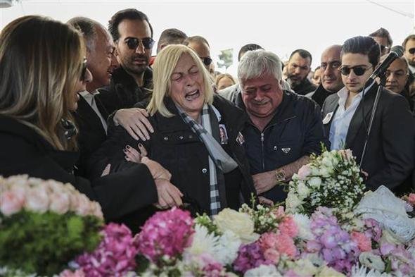 İran'da düşen jette hayatını kaybeden Mina Başaran, Sinem Akay ve Burcu Gündoğan için Ataköy 5. Kısım Camisinde tören düzenlendi